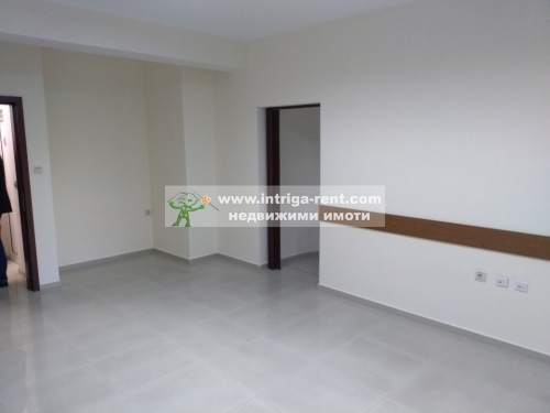 Independent office / studio for rent, located next to the Courthouse in the central part of the city of Haskovo.