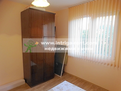 Three-room apartment for rent, located in a newly renovated residential building in the elite Lyuben Karavelov neighborhood, Haskovo.