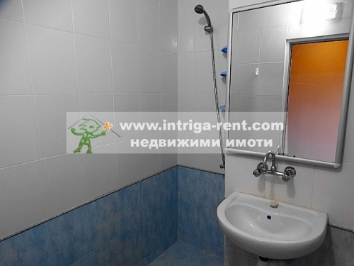 Three-room apartment for rent, located in a newly renovated residential building in the elite Lyuben Karavelov neighborhood, Haskovo.