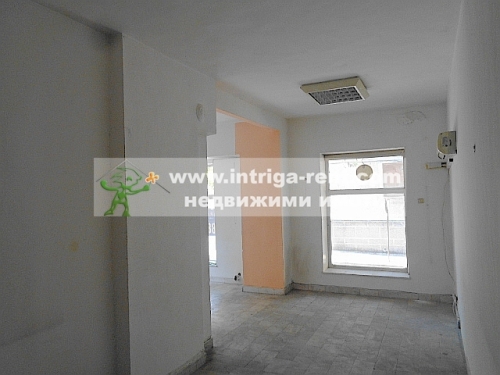 Commercial premises for rent, comprising a STORE FOR INDUSTRIAL GOODS, located in the central part of the city of Haskovo.