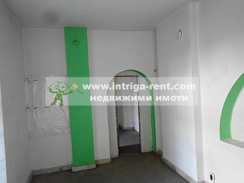 Commercial premises for rent, comprising a STORE FOR INDUSTRIAL GOODS, located in the central part of the city of Haskovo.