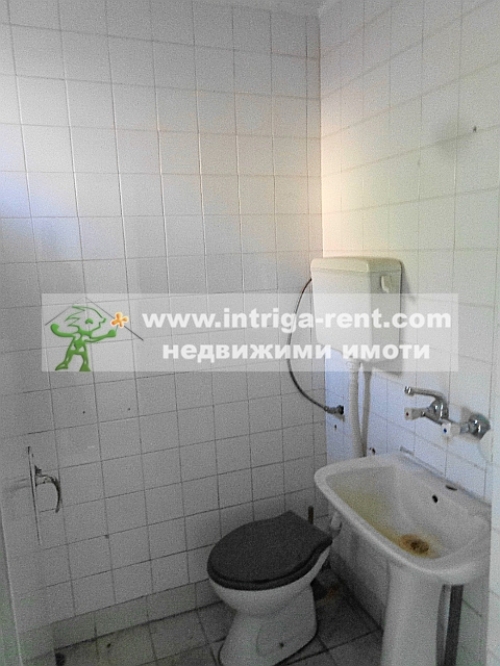 Commercial premises for rent, comprising a STORE FOR INDUSTRIAL GOODS, located in the central part of the city of Haskovo.