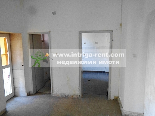 Commercial premises for rent, comprising a STORE FOR INDUSTRIAL GOODS, located in the central part of the city of Haskovo.