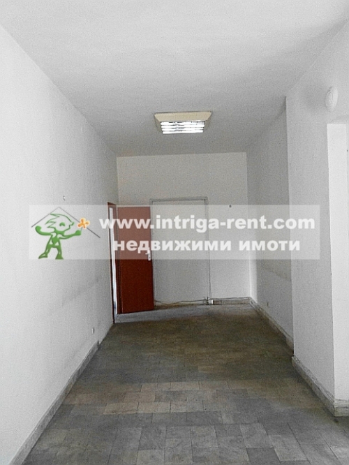 Commercial premises for rent, comprising a STORE FOR INDUSTRIAL GOODS, located in the central part of the city of Haskovo.