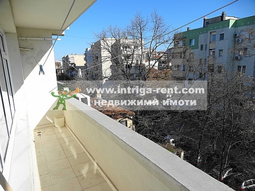 One-room monolithic apartment for rent - studio, located in the elite Druzhba district of Haskovo.