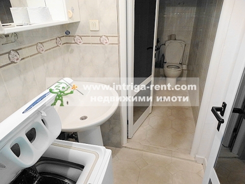 One-room monolithic apartment for rent - studio, located in the elite Druzhba district of Haskovo.