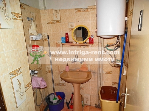Three-room monolithic apartment for rent, located in the very center of the city of Haskovo.