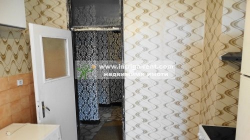 Three-room monolithic apartment for rent, located in the very center of the city of Haskovo.