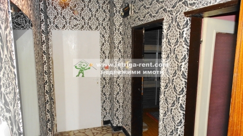 Three-room monolithic apartment for rent, located in the very center of the city of Haskovo.