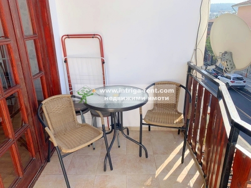 Three-room, fully furnished apartment for rent, with an outdoor parking space, located in the Ovcharski neighborhood of Haskovo.