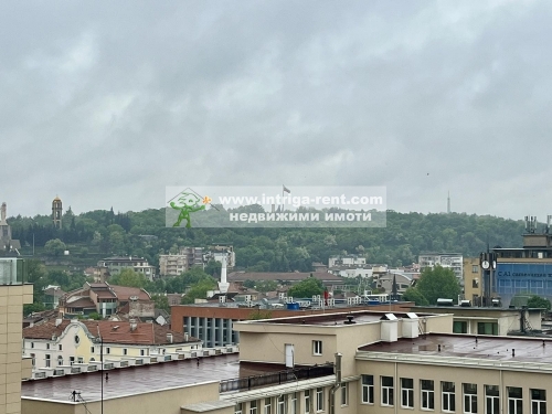 Двухкомнатная меблированная квартира в аренду в центре города Хасково.