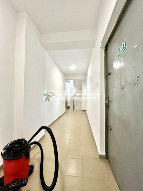 A representative, exceptionally attractive industrial goods shop located in the prime center of the town of Haskovo.