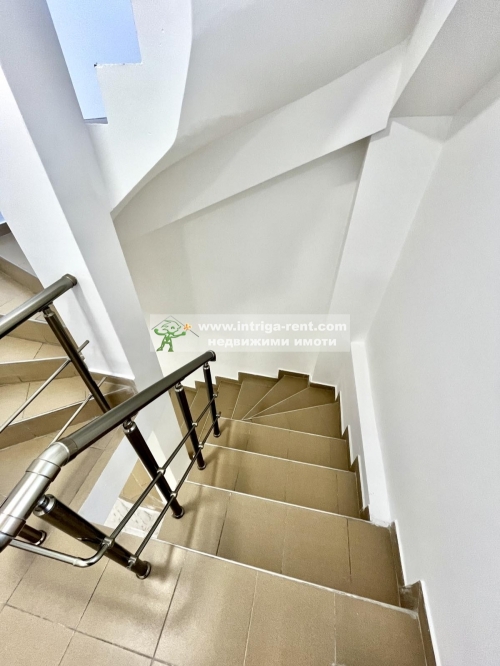 A representative, exceptionally attractive industrial goods shop located in the prime center of the town of Haskovo.