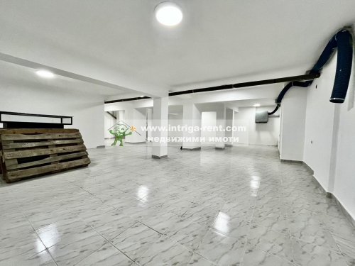 A representative, exceptionally attractive industrial goods shop located in the prime center of the town of Haskovo.