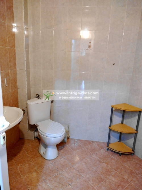 Spacious two-room monolithic apartment for rent, located in the elite Lyuben Karavelov district of the city of Haskovo.