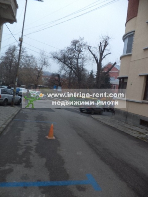 Торговый объект - магазин промышленных товаров в аренду в идеальном центре г. Хасково.