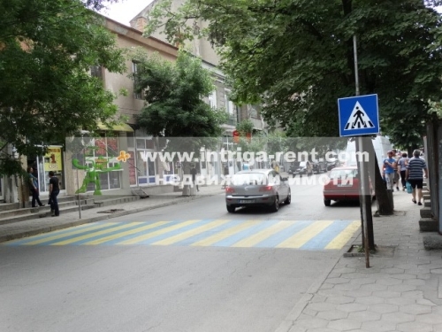 Commercial premises - Industrial goods shop for rent, central area of the city of Haskovo.