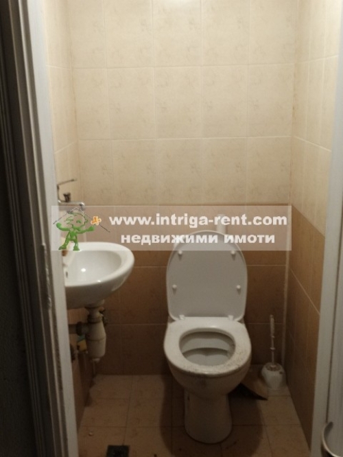 Commercial premises - Industrial goods shop for rent, central area of the city of Haskovo.
