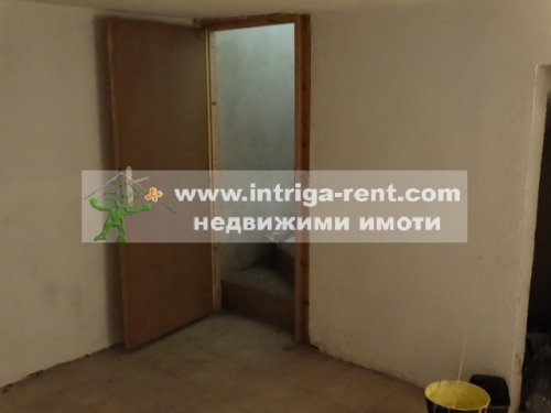 Commercial premises - Industrial goods shop for rent, central area of the city of Haskovo.
